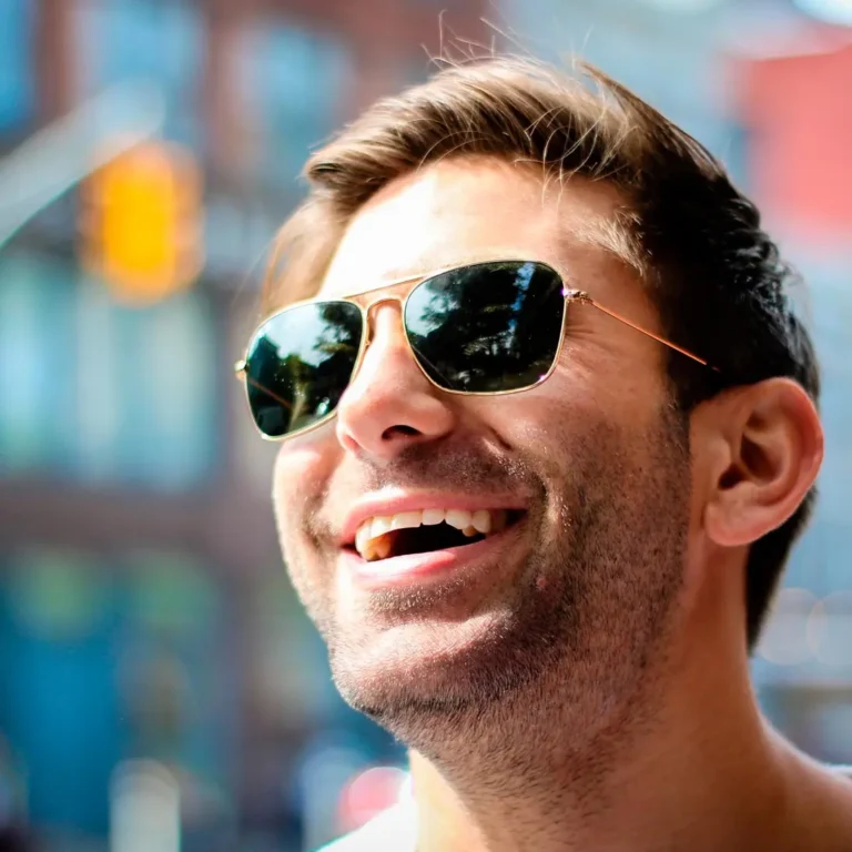 Implantes dentales en Pamplona – Recupera tu sonrisa en Clínica Dental Montes